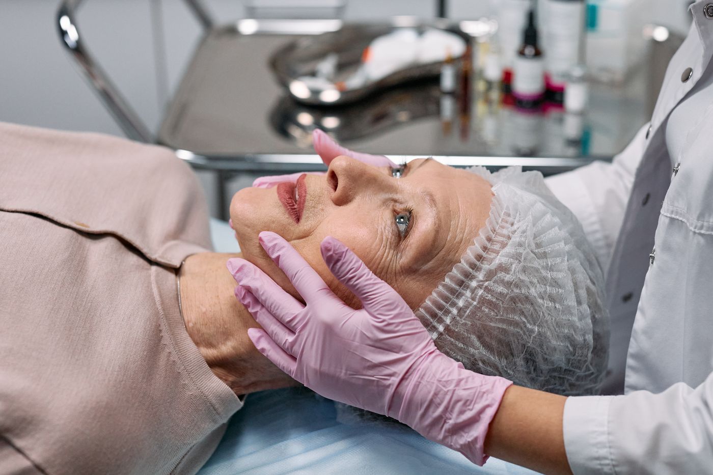 Facelift & Neck Lift at Qasawa Plastic Surgery in Troy, Michigan